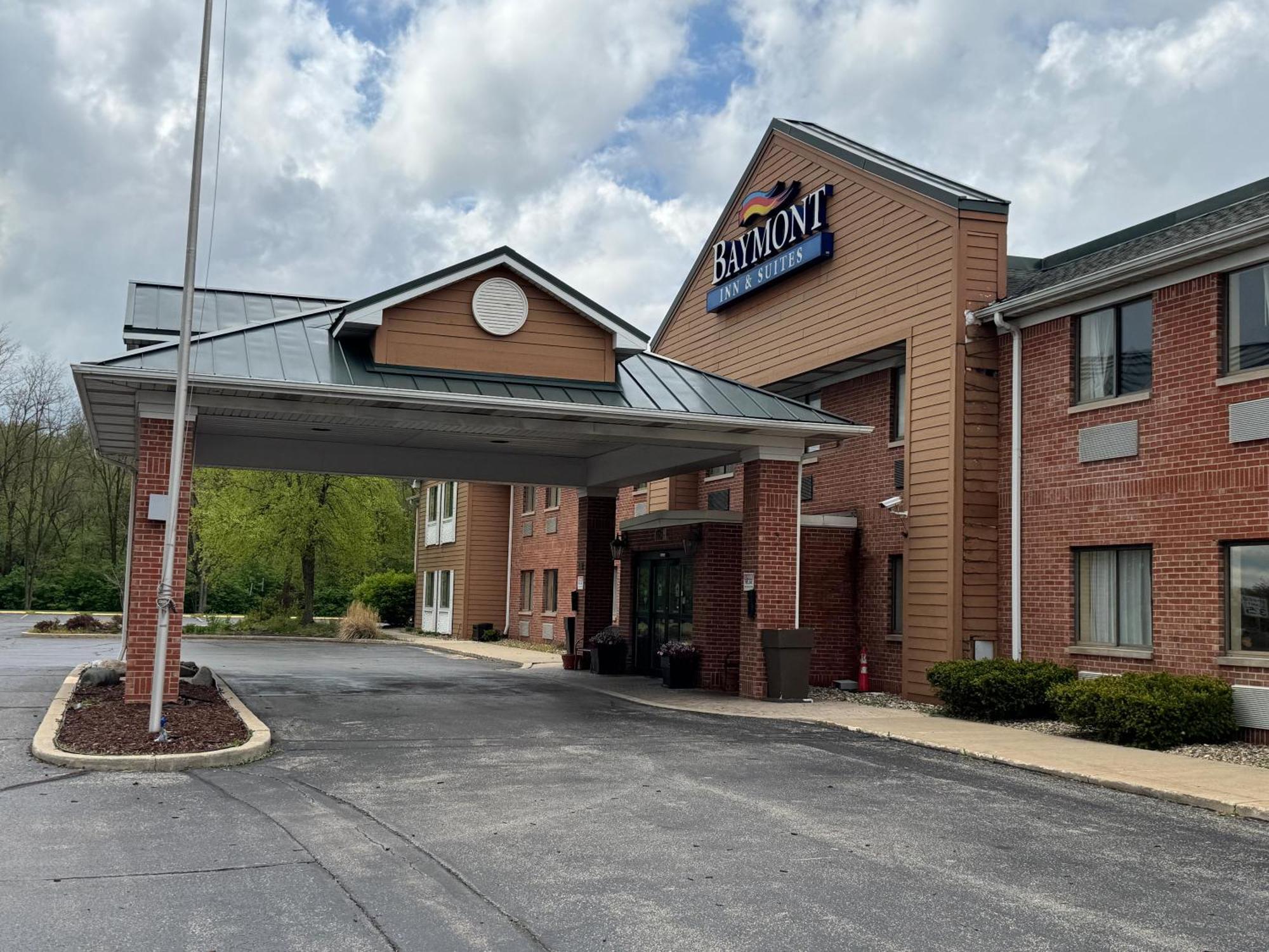Baymont By Wyndham Mishawaka South Bend Area Hotell Exteriör bild