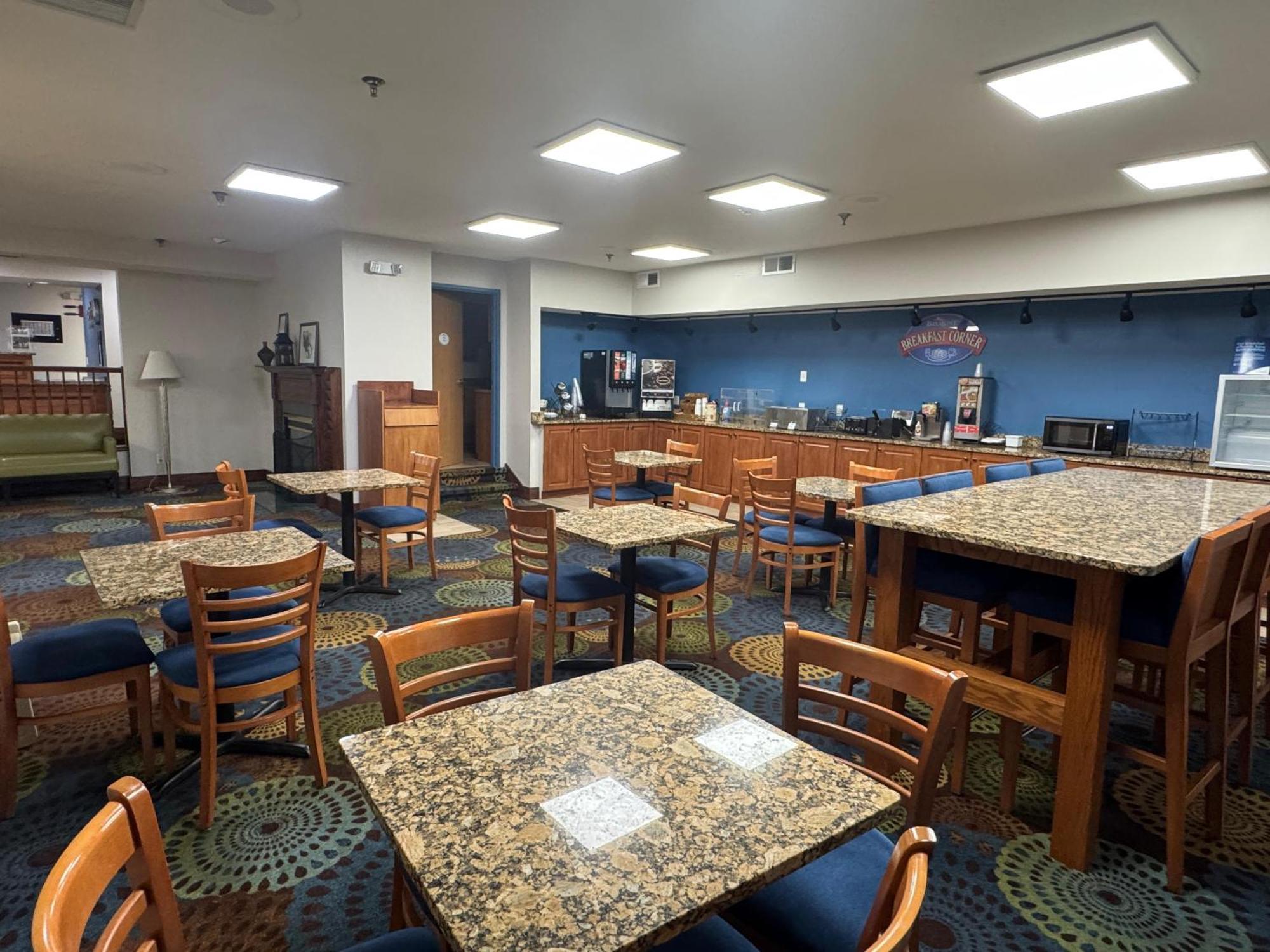 Baymont By Wyndham Mishawaka South Bend Area Hotell Exteriör bild