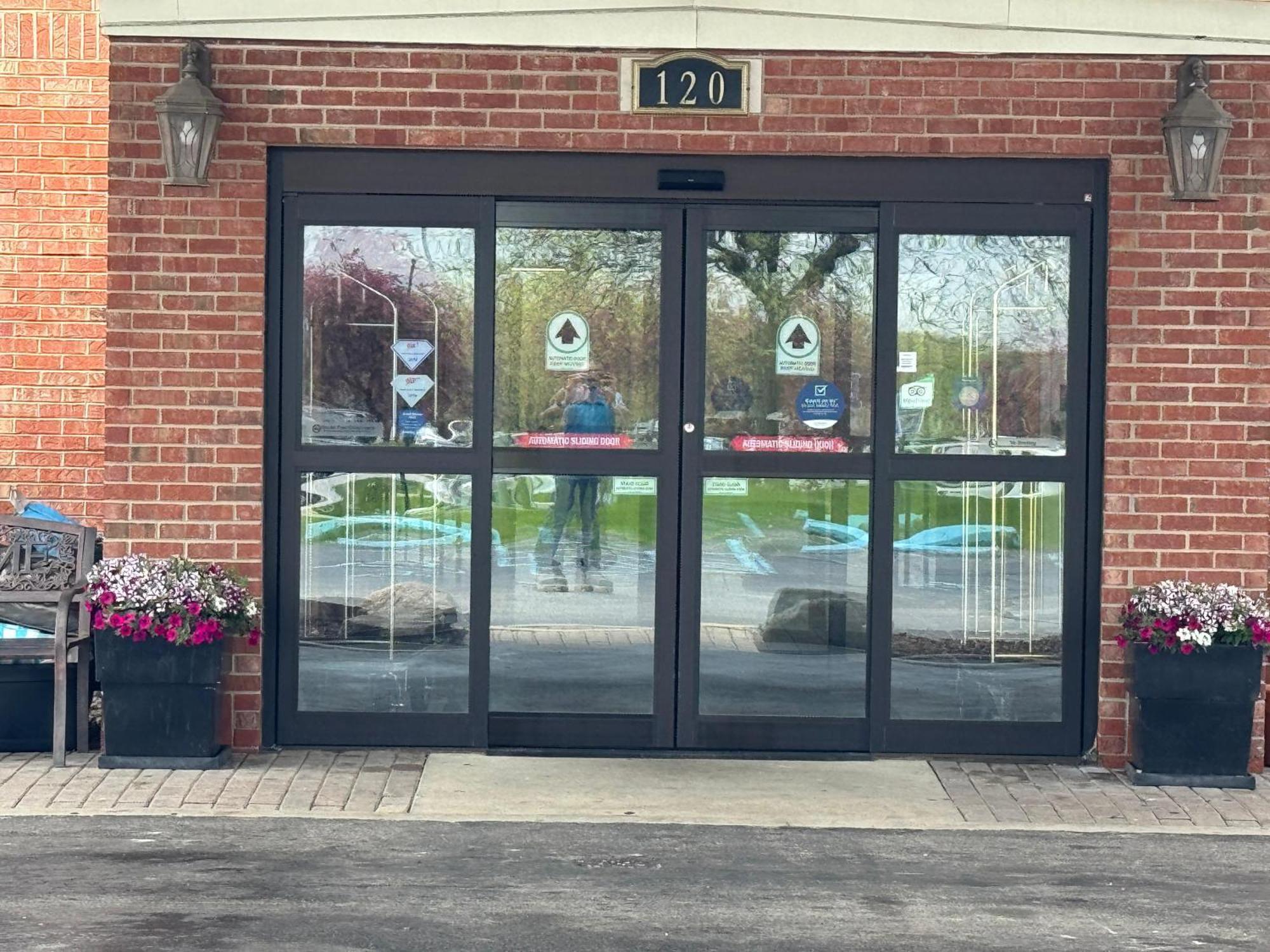 Baymont By Wyndham Mishawaka South Bend Area Hotell Exteriör bild